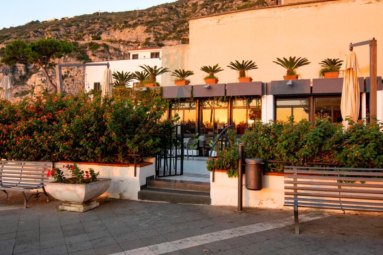 Panorama Palace Hotel Meta Exterior foto